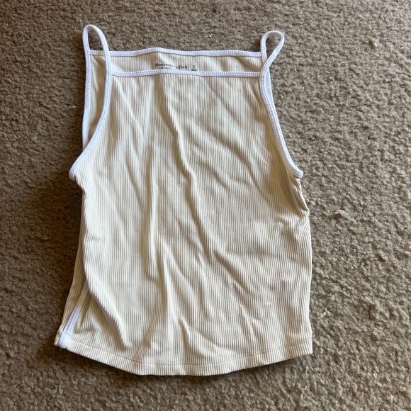 Top - Picture 2 of 4